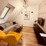 Kobiela Luxury Loft Center