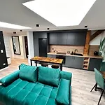 Kobiela Luxury Loft Center アパート