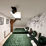 Kobiela Luxury Loft Center アパート